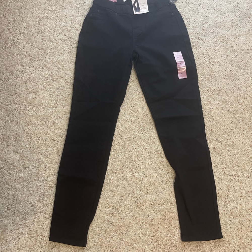 Levi Strauss Skinny Pull on Jeans